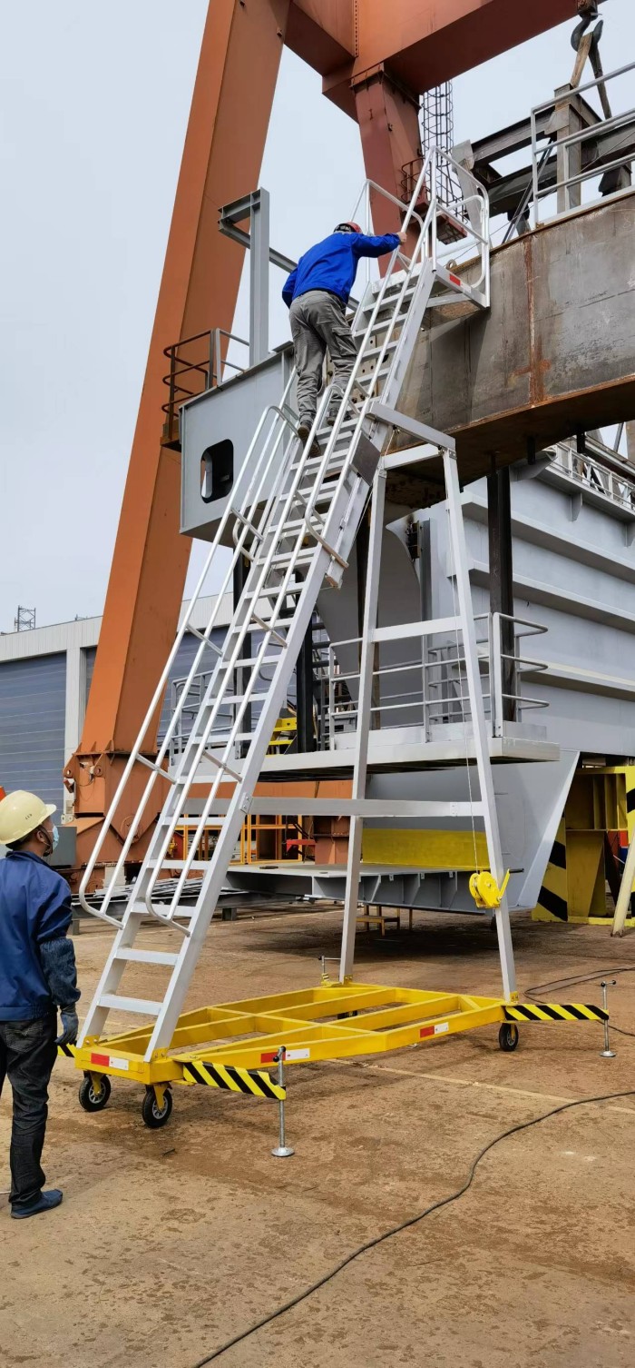 手摇升降登高梯详情2.jpg